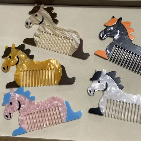 Pettine per Capelli a Forma di Cavallo in Acetato di Cellulosa per Donna Portatile Cartone Animato Trama Marmorea Accessorio Capelli