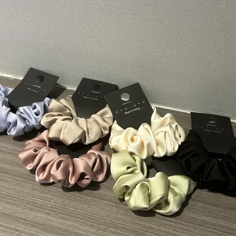 Elegant Satin Scrunchie Solid Color Silky Elastic Hair Tie French Style Pleated Hair Band For Women Girls Daily Accessory