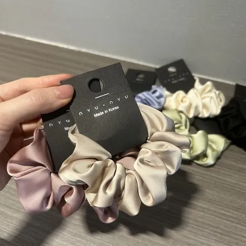 Elegant Satin Scrunchie Solid Color Silky Elastic Hair Tie French Style Pleated Hair Band For Women Girls Daily Accessory