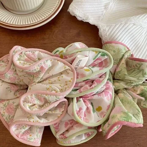 Chouchou en Tissu Floral Grand Taille Accessoire Cheveux Avec Passepoil Fait Main Style Coréen Série Forêt Pour Femmes