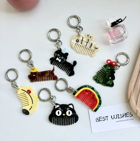Portachiavi con Pettine in Acetato a Forma di Animale e Frutta Carino Mini Pettine Pendente per Borsa Regalo Donna