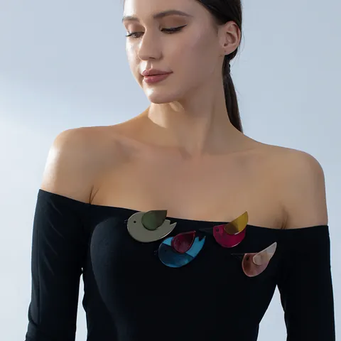 Vintage Acrylic Bird Brooch Pins For Women Fashion Cute Swallow Animal Lapel Pin Badge For Clothing Bag Accessories