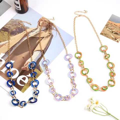 Niche Design Acrylic Round Ring Pendant Necklace For Women Colorful Geometric Clavicle Chain Jewelry Elegant Party Gift