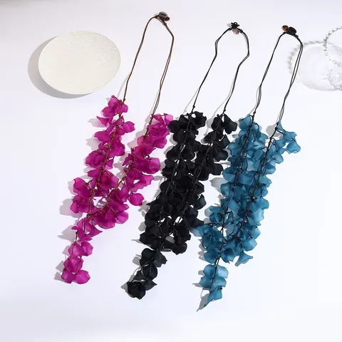 Collier Pendentif Pétale en Acrylique Fait Main Bohème Longue Chaîne en Corde Tressée Bijoux de Plage pour Femmes