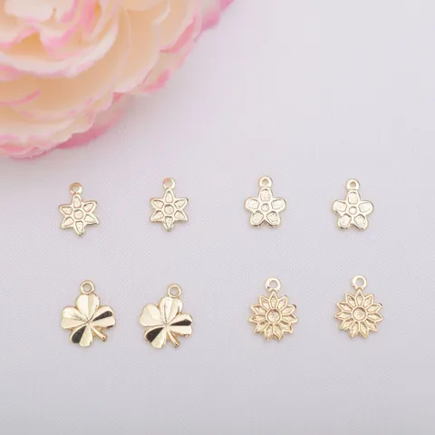 DIY Jewelry Making Copper Floral Clover Daisy Star Pendants Gold White Gold Plated Color Preservation Charms For Bracelet Necklace Women Accessories