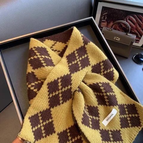 Women Vintage Argyle Pattern Wool Knit Scarf Cross-Through Jacquard Neck Warmer 100% Wool Warm Winter Autumn Accessory