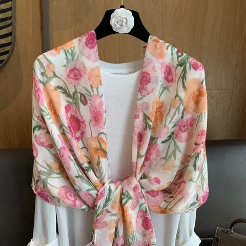 Écharpe à Imprimé Floral pour Femmes Châle de Protection Solaire Léger avec Glands Style Mousseline Polyester