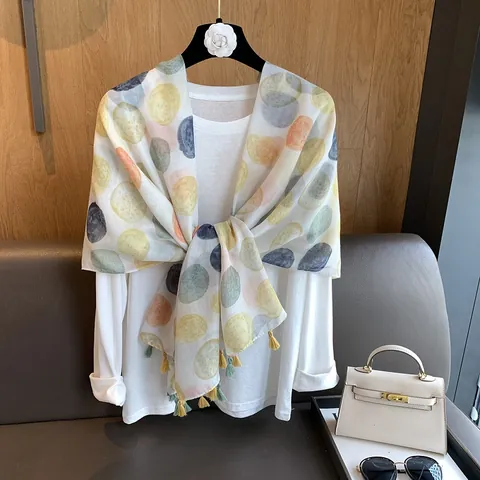 Lichte Dames Polyester Sjaal Met Aquarel Stippenpatroon Artistieke Kwastjes Omslagdoek Voor Vakantie Reizen