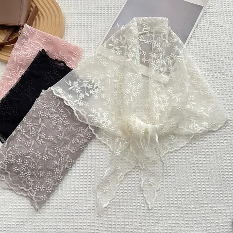 Zoete Geborduurde Bloemen Kant Driehoekige Sjaal Voor Vrouwen Opengewerkt Schulprand Retro Ademend Elegante Sjaal Wrap
