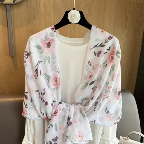 Eleganter Damen Rosa Blumendruck Schal Sommer Dünner Chiffon-Stil Wickeltuch Blumenmuster Sonnenschutz Schal Mode Accessoires