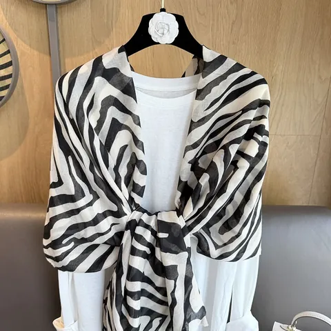 Dames Zebramotief Sjaal Lichtgewicht Polyester Omslagdoek Met Kwastjes Zwart Wit Mode Elegant Decoratieve Sjaals