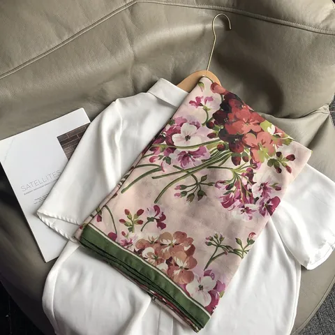 Sciarpa da Donna con Stampa Floreale Scialle in Poliestere Leggero Protezione Solare Copricostume Retro Botanico Sciarpa