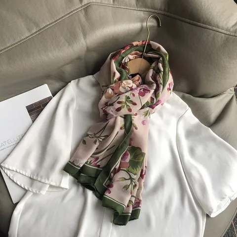 Sciarpa da Donna con Stampa Floreale Scialle in Poliestere Leggero Protezione Solare Copricostume Retro Botanico Sciarpa