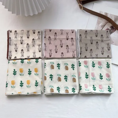 Damen Baumwolle Leinen Quadratischer Schal Blumen Fisch Druck Kopftuch Leichtes Halstuch Mode Haarband Dekoratives Tuch