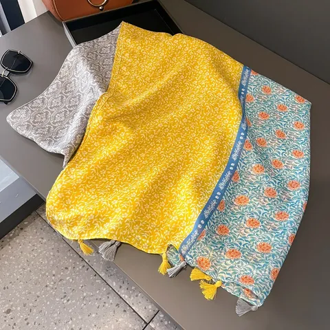 Dames Etnische Stijl Sjaal met Bloemenprint Lichtgewicht Omslagdoek met Quasten Zonnebrand Stranddoek Grote Rechthoekige Sjaal