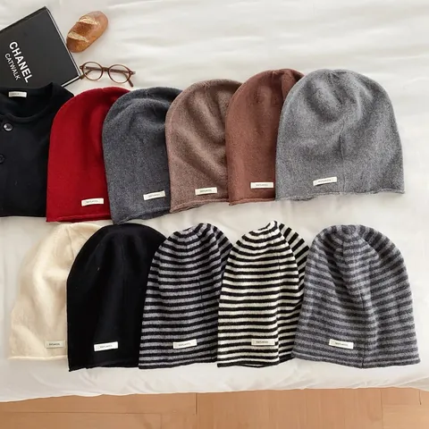 Berretto in Maglia di Pura Lana da Donna Invernale Caldo Protezione Orecchie Bordo Arrotolato Slouchy Skull Cap Tinta Unita Riga