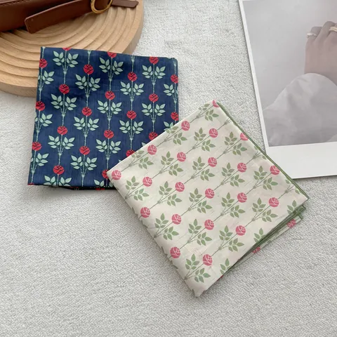 Foulard Quadrato In Raso Vintage Da Donna Con Stampa Floreale Di Rose Elegante Sciarpa Effetto Seta Per Collo E Testa Moda