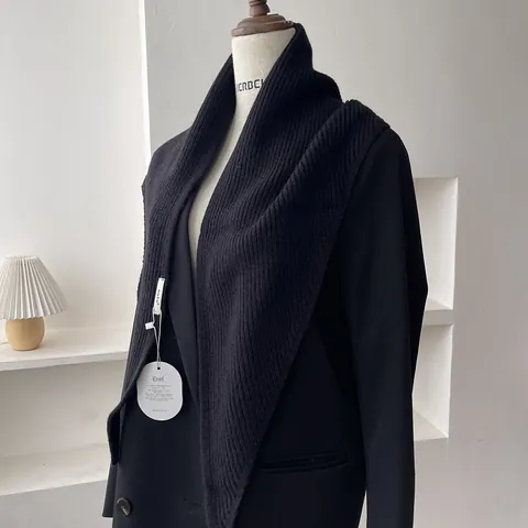 Women's Knitted Triangle Scarf Ribbed Solid Color Shawl For Layering Shoulder Wrap Elegant Warm Neck Warmer Accessory