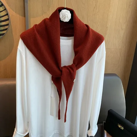 Women Wool Blend Knit Triangle Scarf Elegant Solid Color Shoulder Wrap Scarf Fashion Versatile Soft Warm Shawl For Autumn Winter