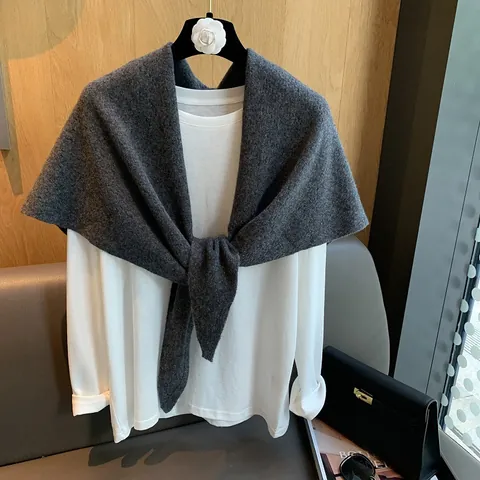 Bufanda Chal Triangular de Punto 100% Lana para Mujer Elegante Color Sólido Hueco Cálido para Otoño Invierno Diario Oficina