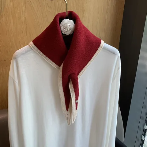 Women Knitted Contrast Color Triangle Scarf Neck Warmer With Button Soft Knitted Woolen Yarn Scarf For Fall Winter Warmth