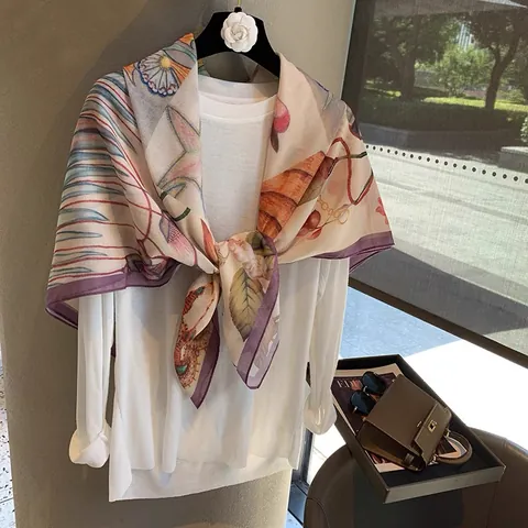 Foulard Quadrato con Stampa Floreale Vintage da Donna Elegante Scialle Effetto Raso Artistico Motivo Botanico Accessorio Moda Collo