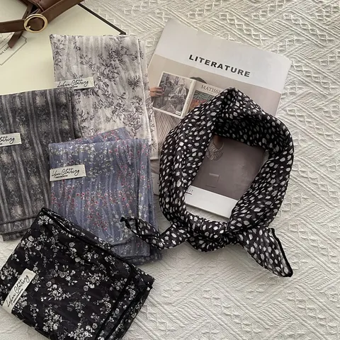 Pañuelo Cuadrado de Satén Vintage Francés para Mujer Estampado de Leopardo Floral Pañuelo de Cuello Diadema Decorativa Ligera Accesorio Moda