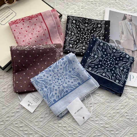Women Vintage Paisley Pattern Square Scarf Satin Feel Bandana Cotton Neck Scarf Lightweight Breathable Head Wrap Soft Decorative Scarf