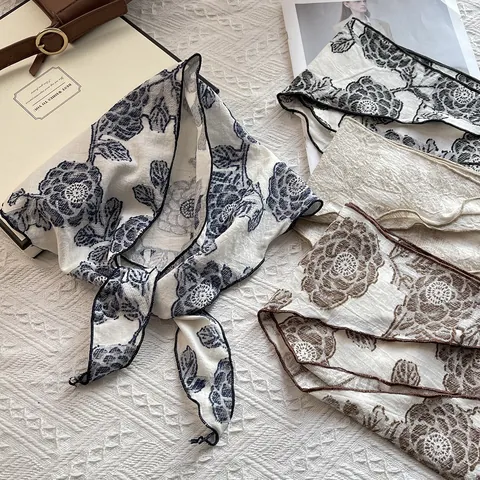 Vintage Floral Cotton Triangle Scarf For Women Korean Mori Style Embroidered Rose Headscarf Retro Hair Wrap Decoration Accessory