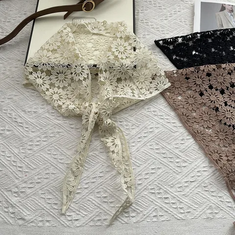 Sciarpa da Donna in Cotone a Forma di Margherita Traforata Scialle Triangolare Vintage all'Uncinetto Pastorale Dolce
