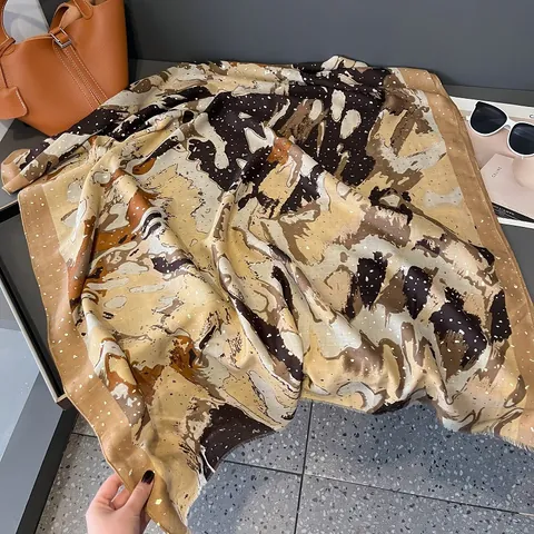 Sciarpa da Donna con Stampa Artistica a Olio e Foglia d'Oro Scialle Lungo con Nappine Coprispalle Decorativo per Protezione Solare