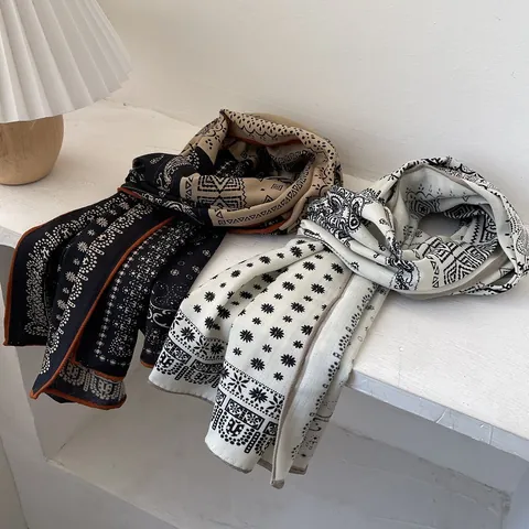 Sciarpa In Misto Lana Satinata Con Stampa Paisley Vintage Donna Scialle Bohemien Doppia Faccia Accessori Moda Primavera