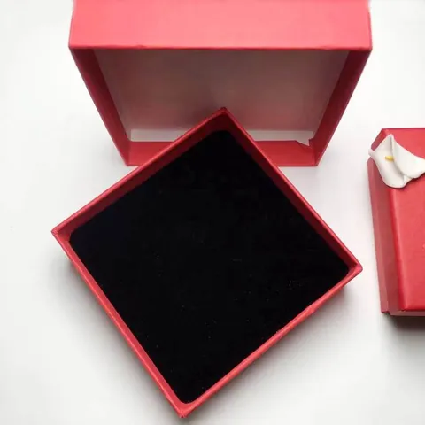 Square Velvet Jewelry Box Red Cardboard Gift Box With Artificial Flower For Bracelet Pendant Necklace Storage Packaging Case