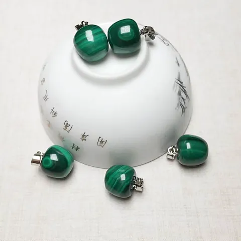 Natürlicher Malachit Kleiner Apfelförmiger Anhänger Nur (Ohne Kette) Grüner Gestreifter Stein Metallöse Für Damen Schmuck Geschenk