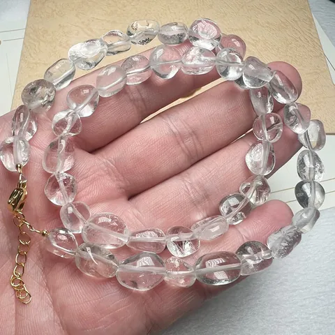 Natürlicher Bergkristall Unregelmäßige Nugget-Perlen Halskette Mit Vergoldetem Karabinerverschluss Minimalistischer Kristallstein Schmuck Für Damen
