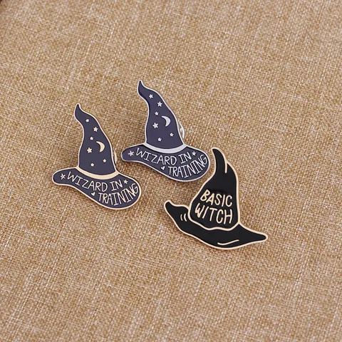 Fashion Enamel Wizard Hat Brooch Basic Witch Wizard In Training Lapel Pin Alloy Badge For Halloween Party Clothing Jewelry