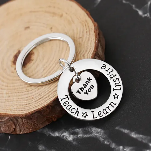 Thank You Engraved Heart Keychain Teach Learn Inspire Round Pendant Metal Keyring For Teacher Appreciation Gift Jewelry