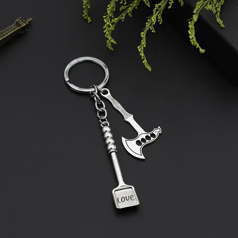 Porte-clés Créatif en Alliage Style Mini Outils Hache Pelle Marteau Clé Pince Pendentif Chapeau de Cowboy Cadeau