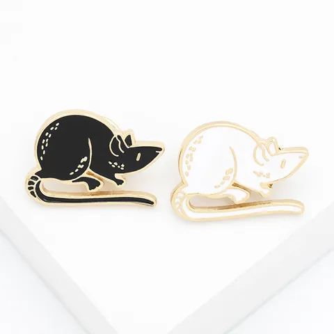 Simpatica Spilla a Forma di Topo in Smalto Spilla Creativa Animale Anno del Topo in Lega Bianca e Nera per Vestiti Borse Studenti Donne Gioielli Regalo