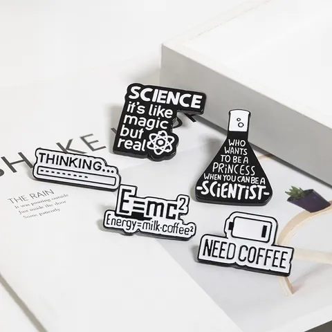 Set di Spille in Smalto Scienza e Caffè Lega Fiaschetta Atomo Formula Energia Pensiero Caricamento Spilla per Studenti