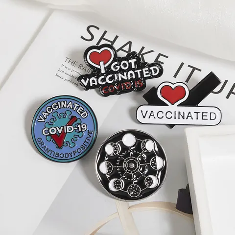 Creative Medical Series Vaccinated Memorial Badge Alloy Enamel Brooch Pin For Clothes Backpack Hat Unisex Jewelry