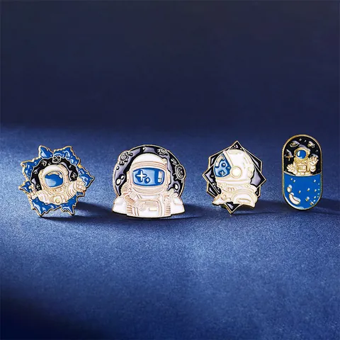 Broche de Esmalte Creativo Astronauta Espacio Ballena Aleación Fantasía Cielo Estrellado Insignia Joyería Para Ropa Bolsos Mochila Regalo Unisex