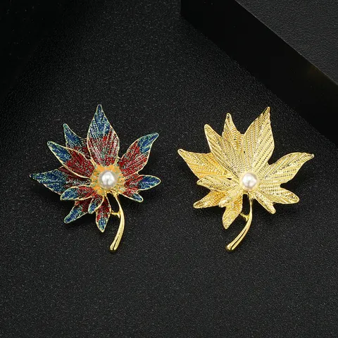 Spilla in Lega a Forma di Foglia di Acero per Donna con Perla Artificial di Imitazione Smalto Brillantini Pin in Metallo Gioielli