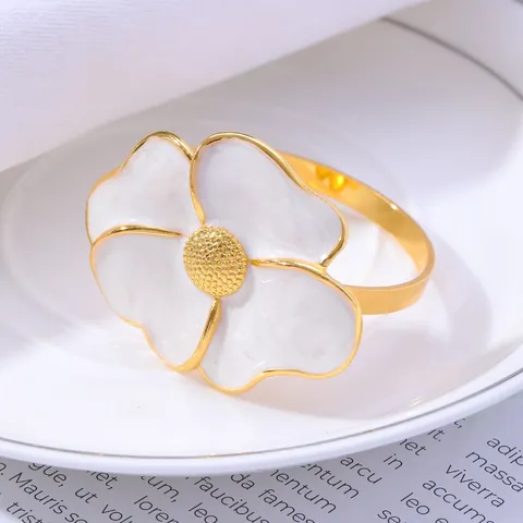 Elegante Witte Madeliefje Bloem Servetring Vergulde Legering Emaille Bloemen Servetgesp Voor Hotel Bruiloft Banket Eettafel Decoratie