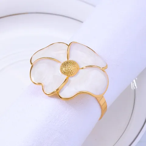 Elegante Witte Madeliefje Bloem Servetring Vergulde Legering Emaille Bloemen Servetgesp Voor Hotel Bruiloft Banket Eettafel Decoratie