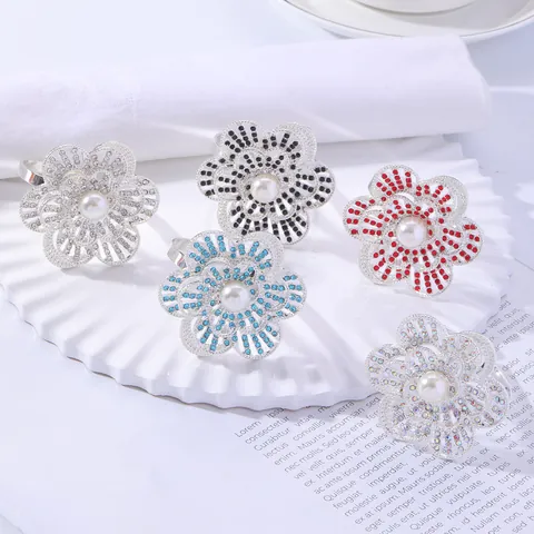 Elegant Flower Napkin Ring Metal Alloy Inlaid Faux Artificial Pearl Rhinestone Dining Table Buckle For Wedding Banquet Party Decor
