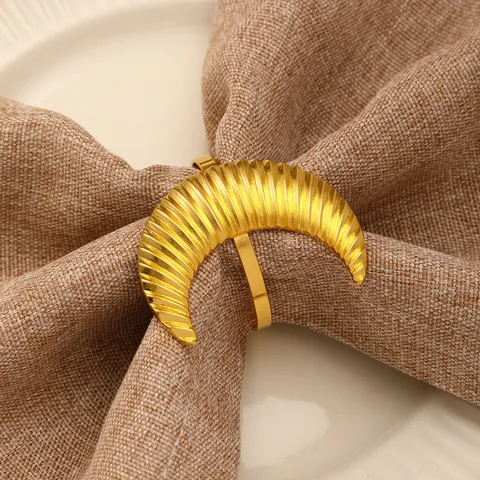 Elegant Alloy Crescent Moon Napkin Rings Gold Silver Wave Ripple Texture Table Decor For Hotel Wedding Banquet Dinner