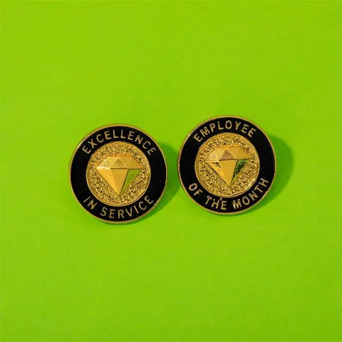 Employee Of The Month Excellence In Service Brooch Alloy Enamel Round Pin Business Office Staff Recognition Award Badge