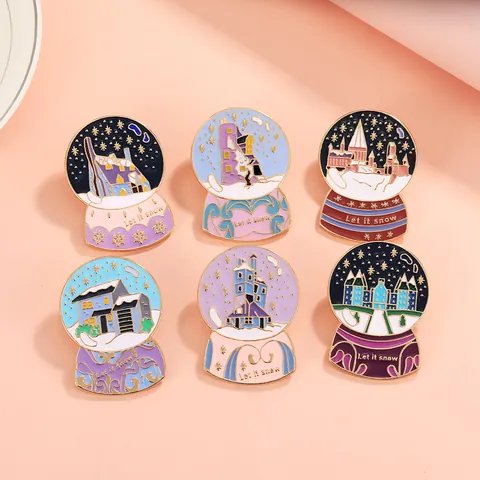 Kreative Schneekugel Schloss Emaille Pin Magische Akademie Architektur Brosche Let It Snow Winter Abzeichen Schmuck Geschenk