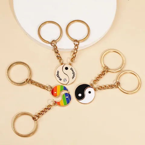 Creative Yin Yang Tai Chi Keychain Set Alloy Enamel Matching Puzzle Pendants For Couples Mother Daughter Friendship Gift